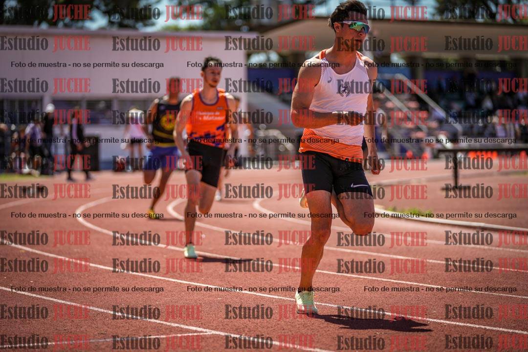 Fotos de los 400 m llanos de varones