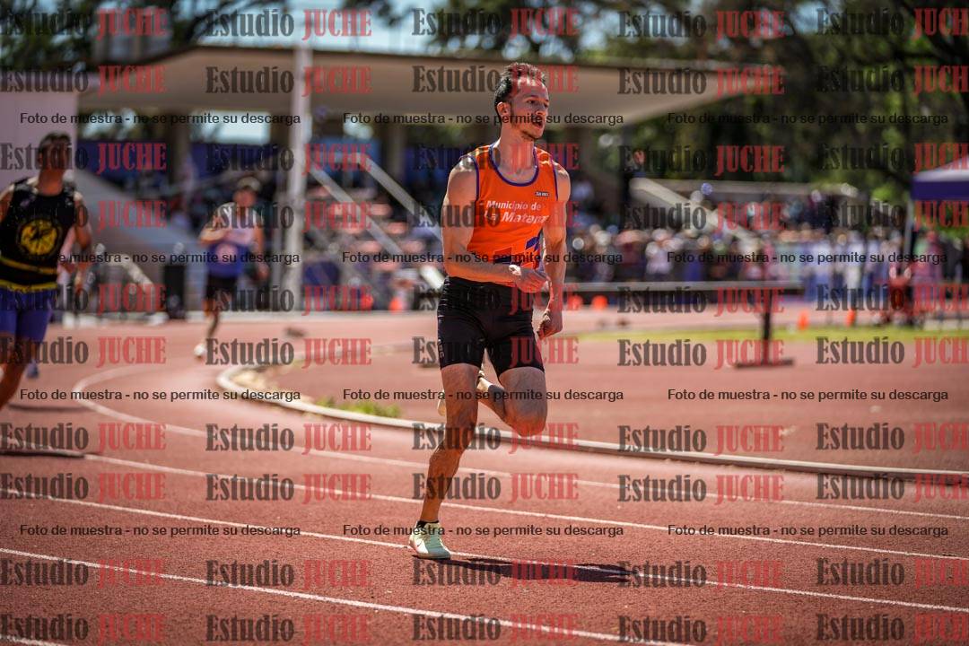 Fotos de los 400 m llanos de varones