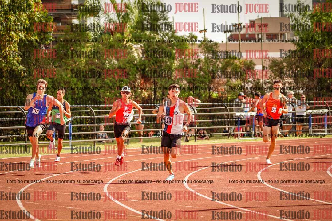 Fotos de los 800 m llanos de varones