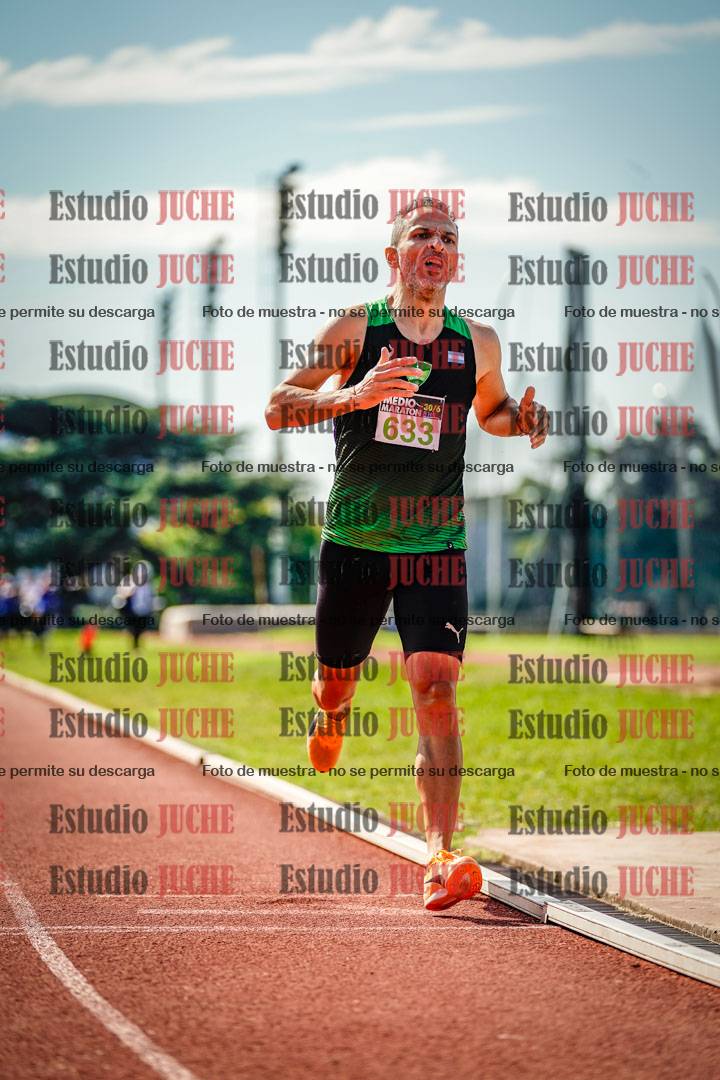 Fotos de los 800 m llanos de varones