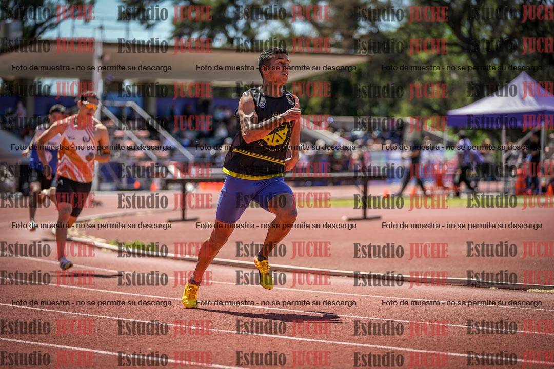 Fotos de los 400 m llanos de varones