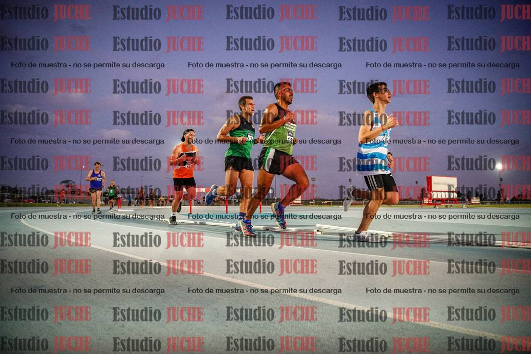 Fotos de los 3000 m llanos de varones