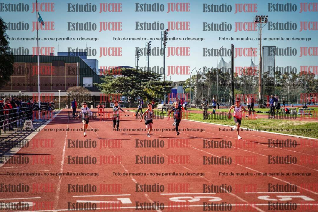 Fotos de los 50 m llanos de varones