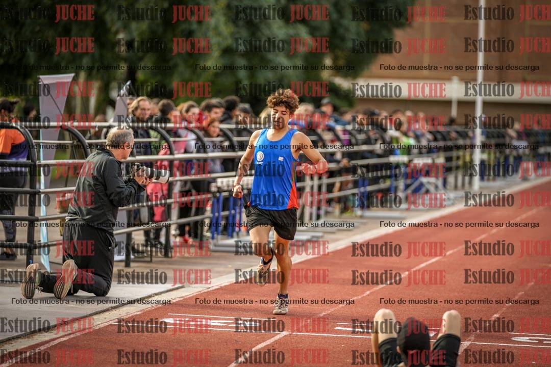 Fotos de los 400 m llanos de varones