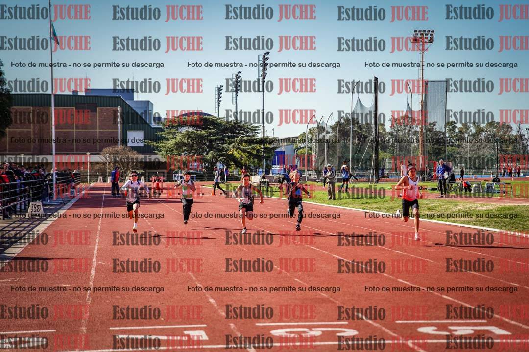 Fotos de los 50 m llanos de varones