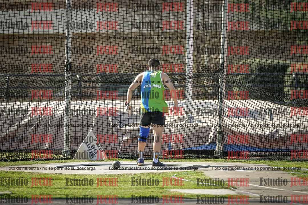 Fotos del lanzamiento de martillo de varones