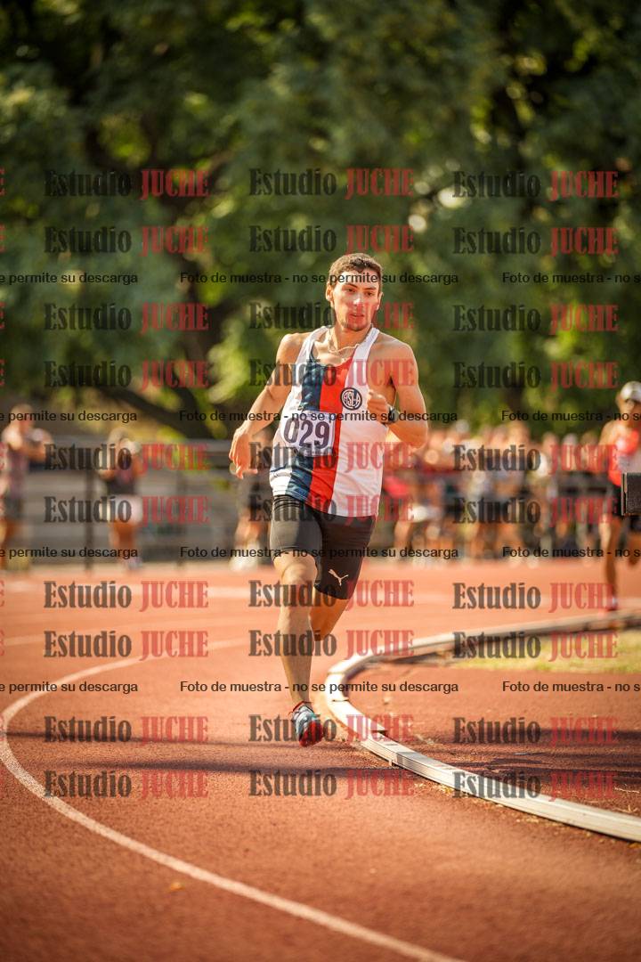 Fotos de los 800 m llanos de varones