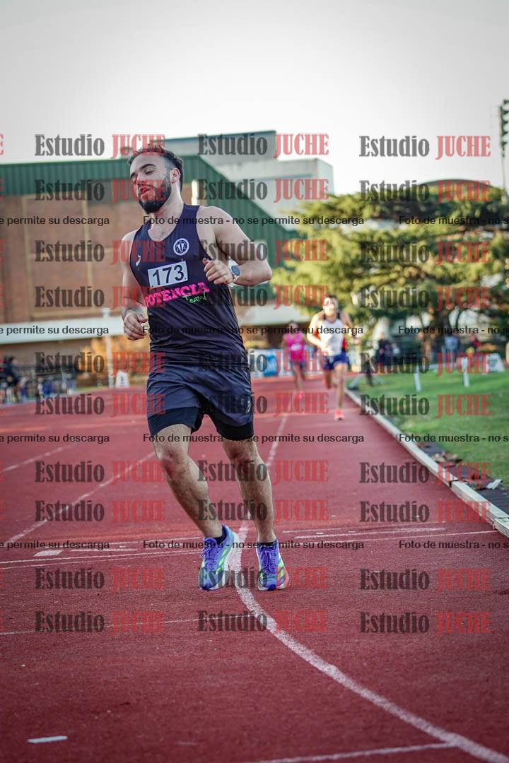 Fotos de los 3000 m llanos de varones