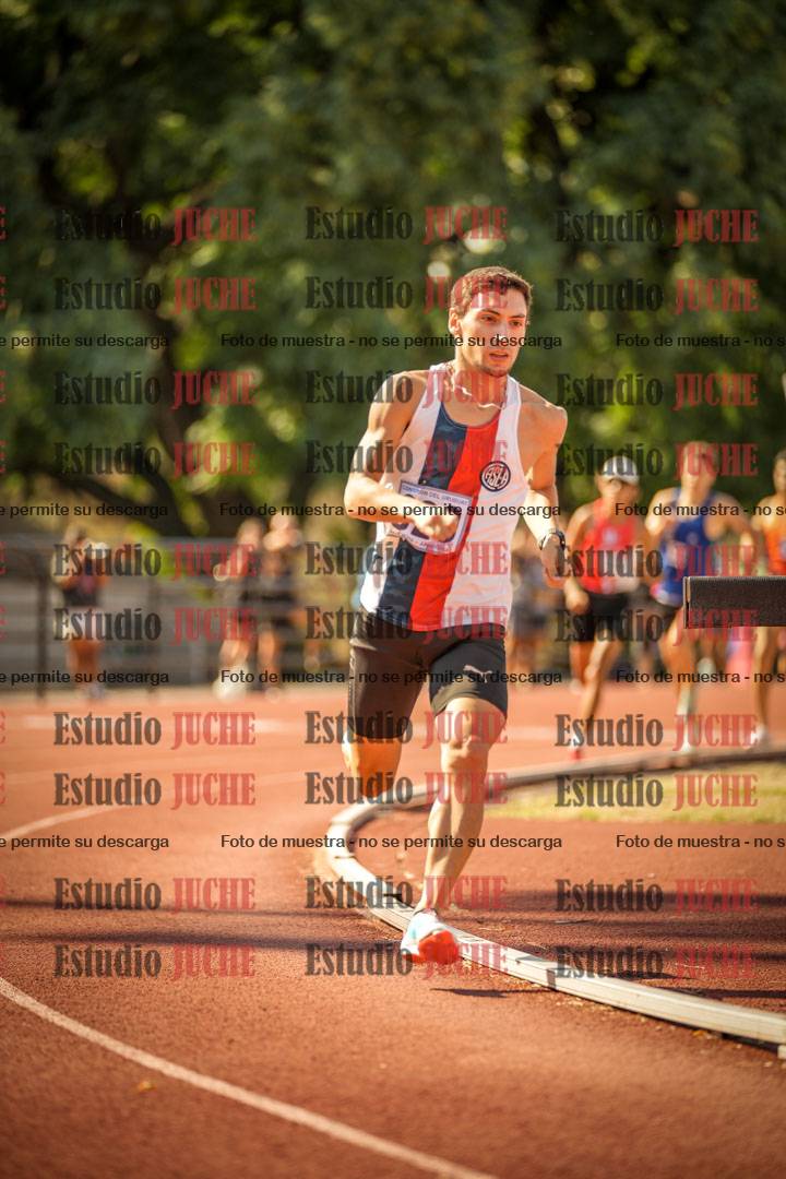 Fotos de los 800 m llanos de varones