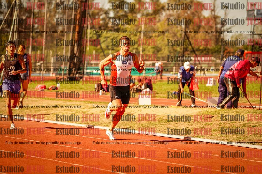 Fotos de los 800 m llanos de varones