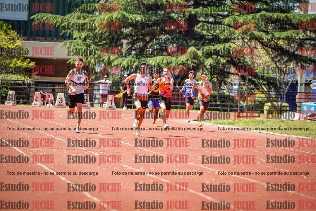 Fotos de los 400 m llanos de varones