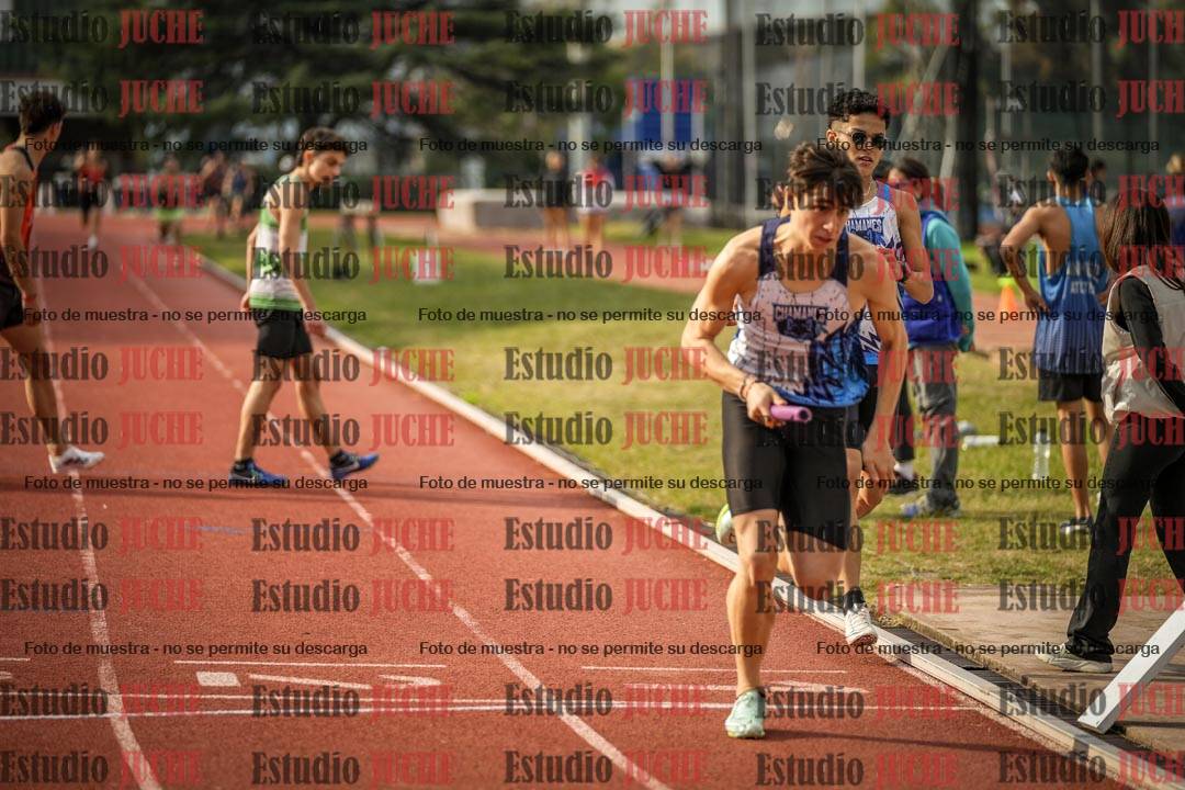 Fotos de las postas 4x400 m llanos de varones