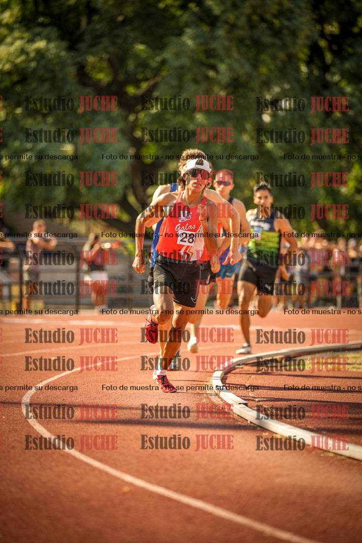 Fotos de los 800 m llanos de varones