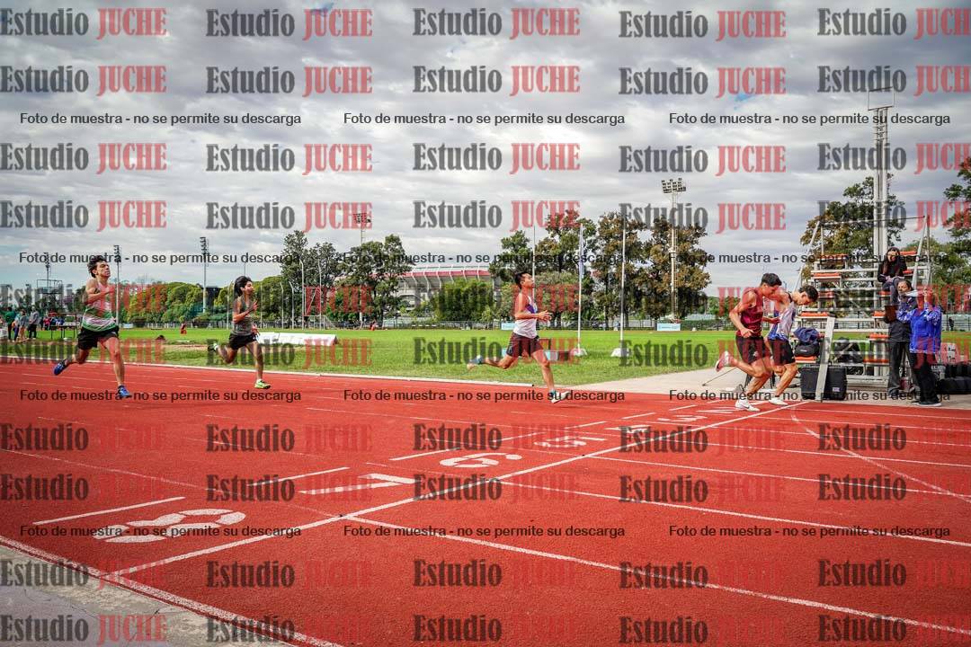 Fotos de los 400 m llanos de varones
