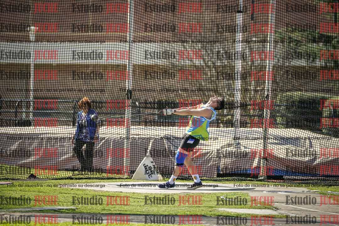 Fotos del lanzamiento de martillo de varones