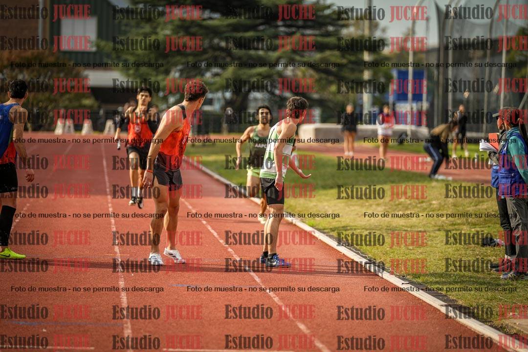 Fotos de las postas 4x400 m llanos de varones