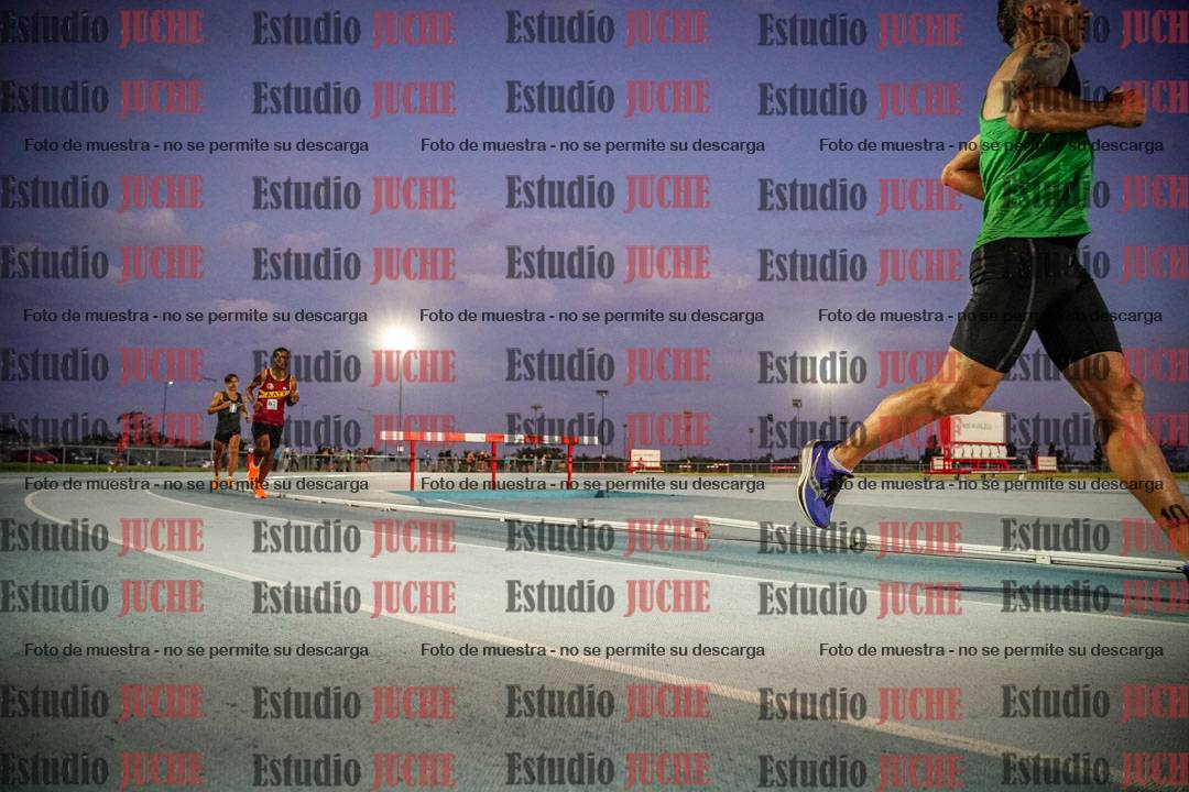 Fotos de los 3000 m llanos de varones