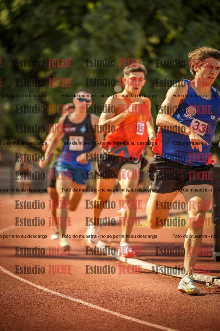 Fotos de los 800 m llanos de varones