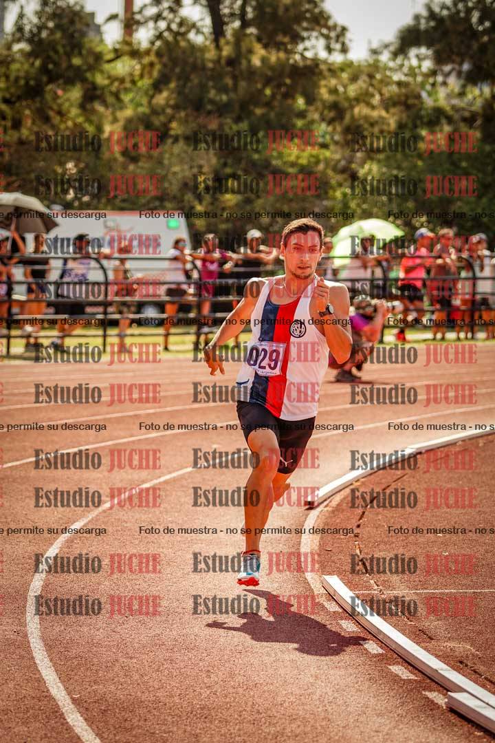 Fotos de los 800 m llanos de varones