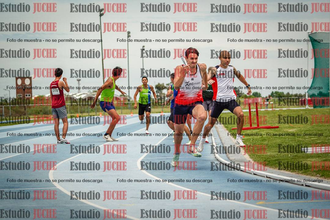 Fotos de las postas 4x200 m llanos de varones