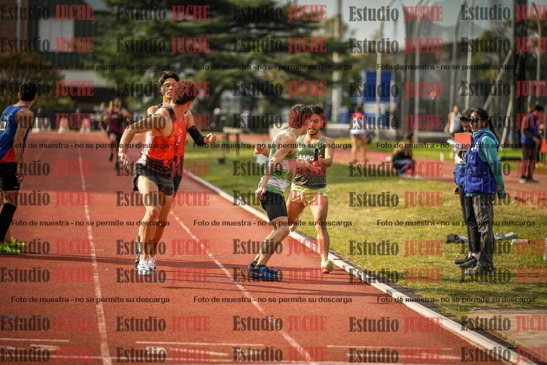 Fotos de las postas 4x400 m llanos de varones
