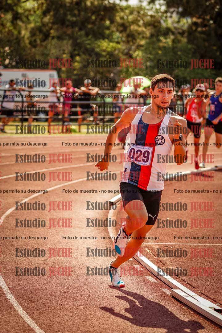 Fotos de los 800 m llanos de varones