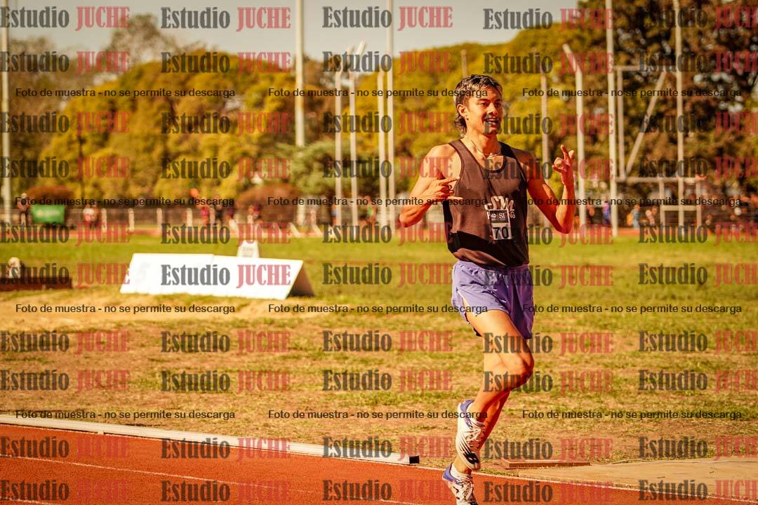 Fotos de los 800 m llanos de varones