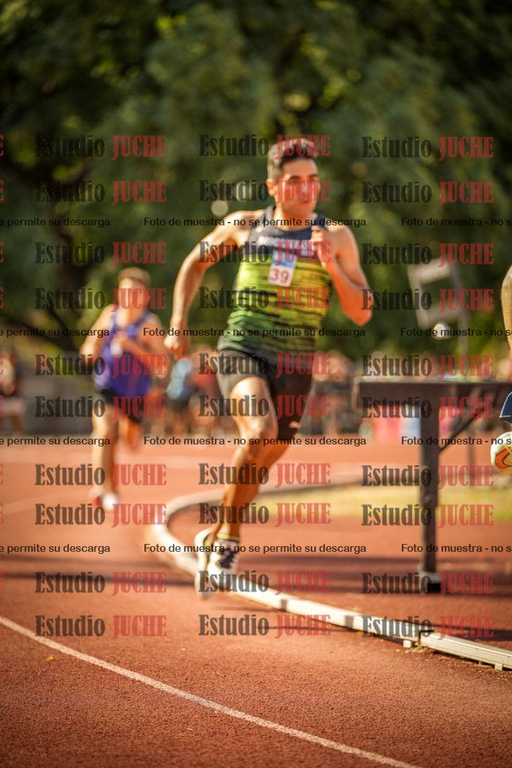 Fotos de los 800 m llanos de varones