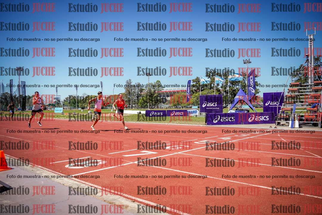 Fotos de los 400 m llanos de varones