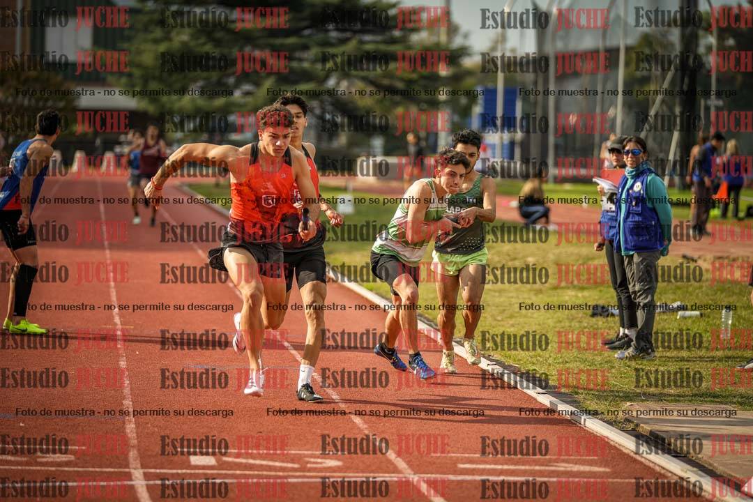 Fotos de las postas 4x400 m llanos de varones