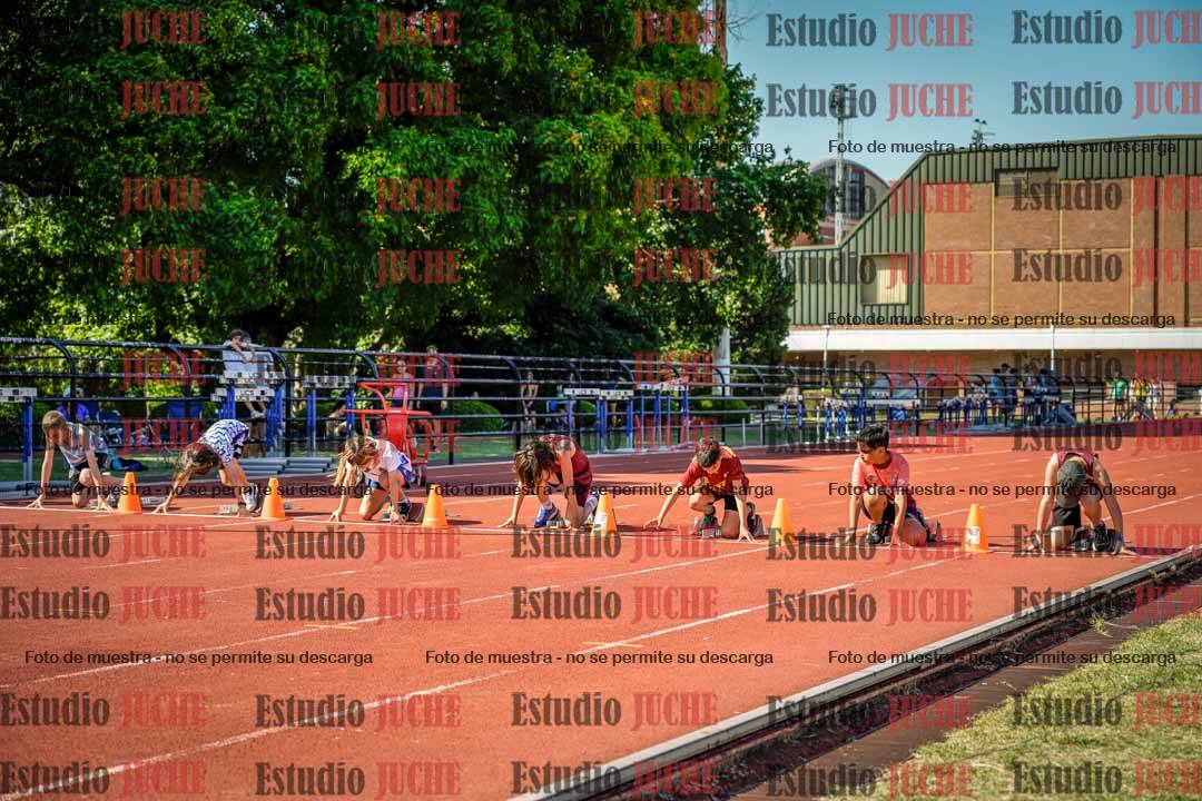 Fotos de los 50 m llanos de varones