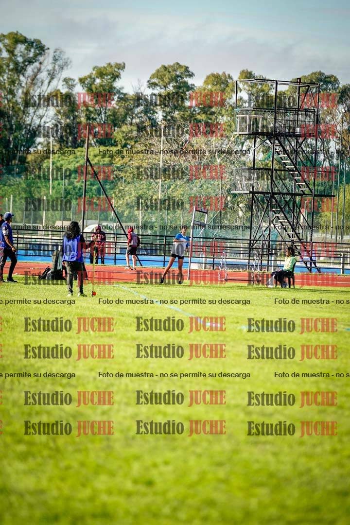 Fotos del lanzamiento de jabalina de mujeres y varones - U14