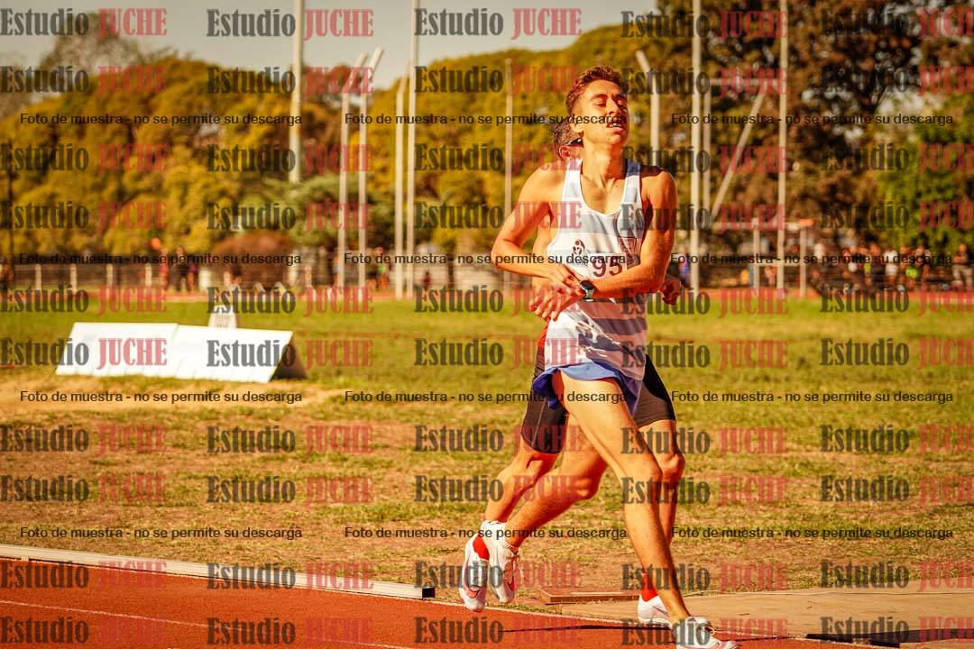 Fotos de los 800 m llanos de varones