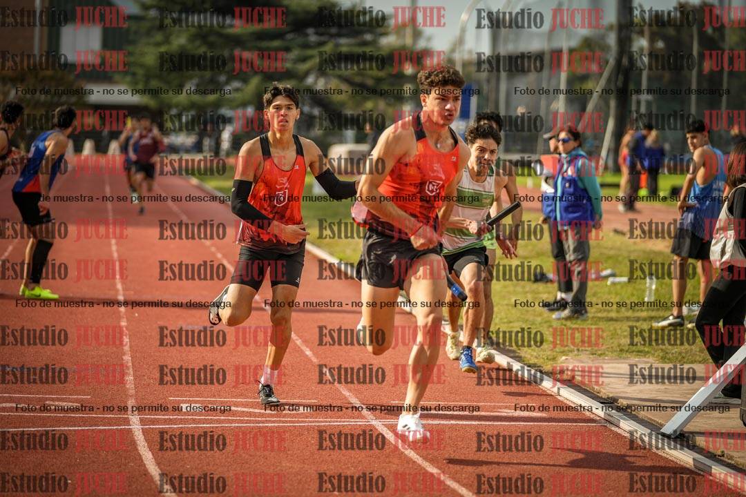 Fotos de las postas 4x400 m llanos de varones