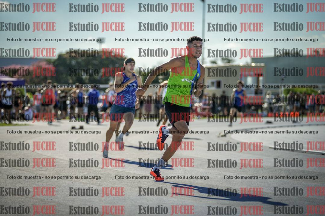 Fotos de los 400 m llanos de varones