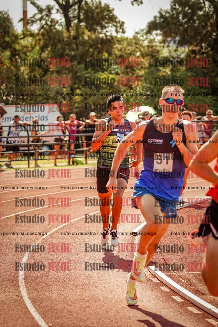 Fotos de los 800 m llanos de varones