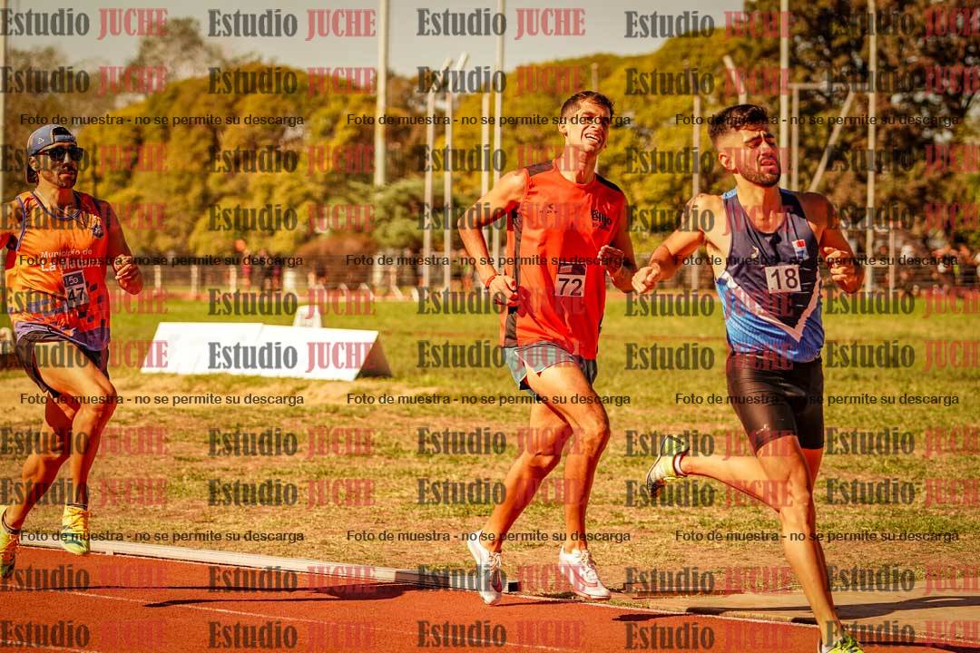 Fotos de los 800 m llanos de varones