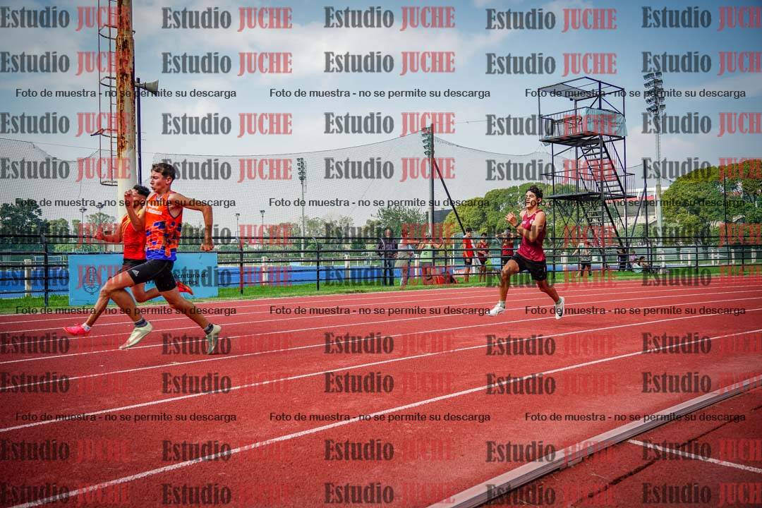 Fotos de los 200 m llanos de varones