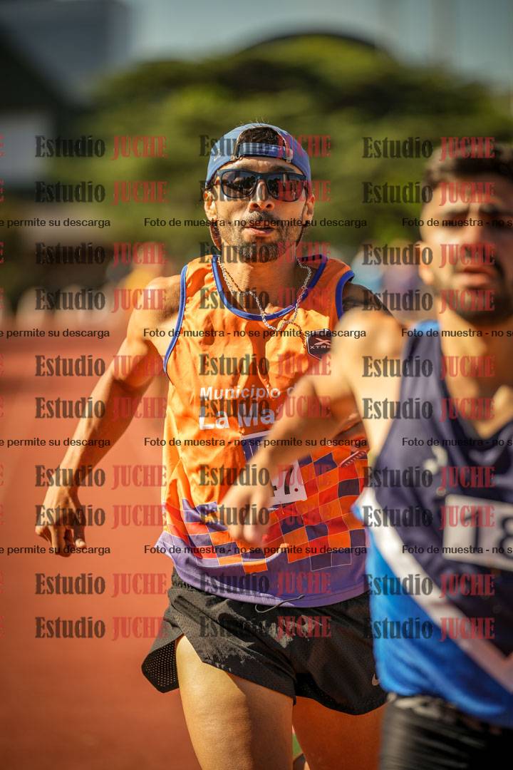 Fotos de los 800 m llanos de varones