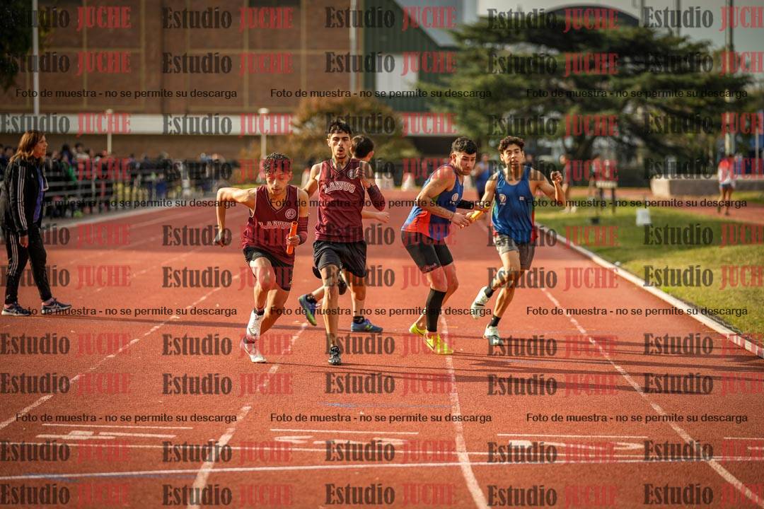 Fotos de las postas 4x400 m llanos de varones