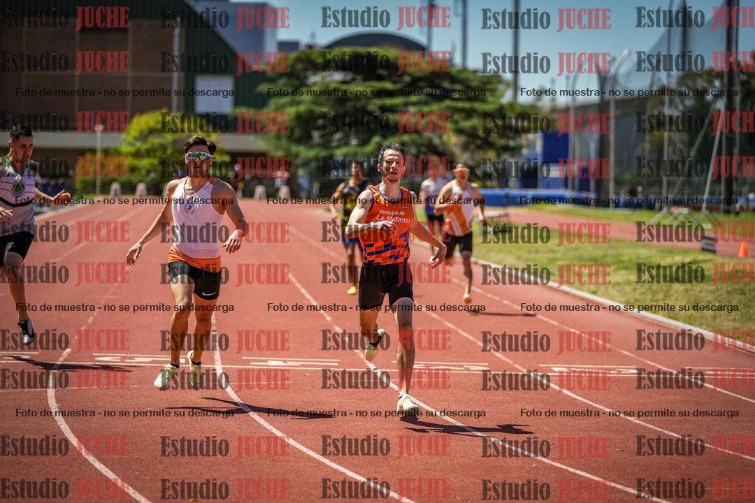 Fotos de los 400 m llanos de varones