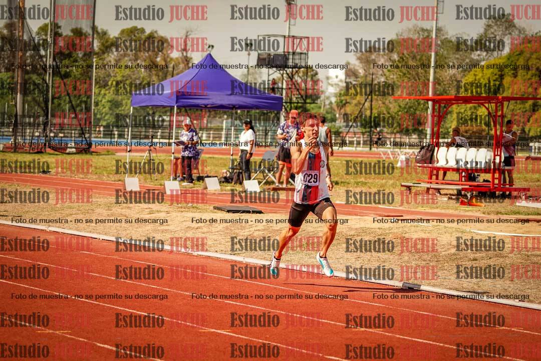 Fotos de los 800 m llanos de varones