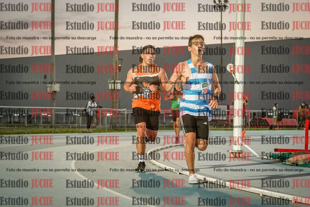 Fotos de los 3000 m llanos de varones