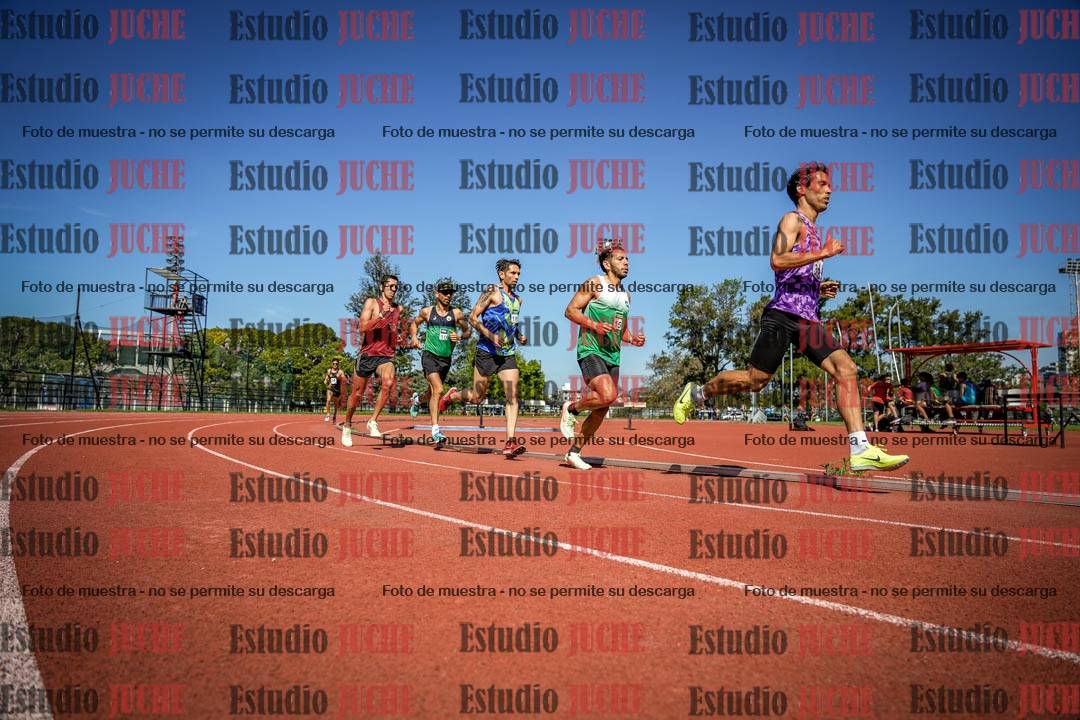 Fotos de los 5000 m llanos de mujeres y varones