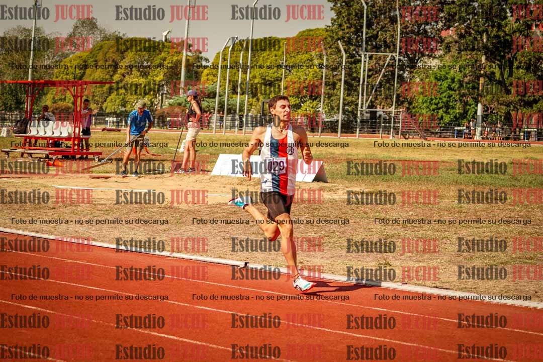 Fotos de los 800 m llanos de varones