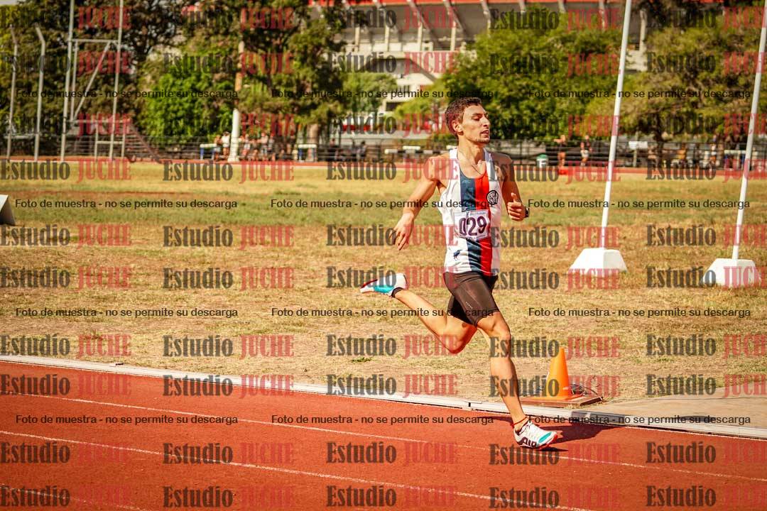Fotos de los 800 m llanos de varones