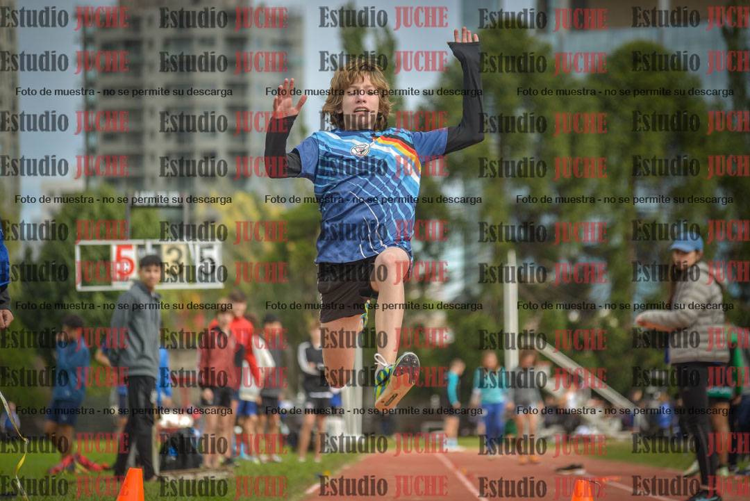 Fotos del salto en largo - varones U16