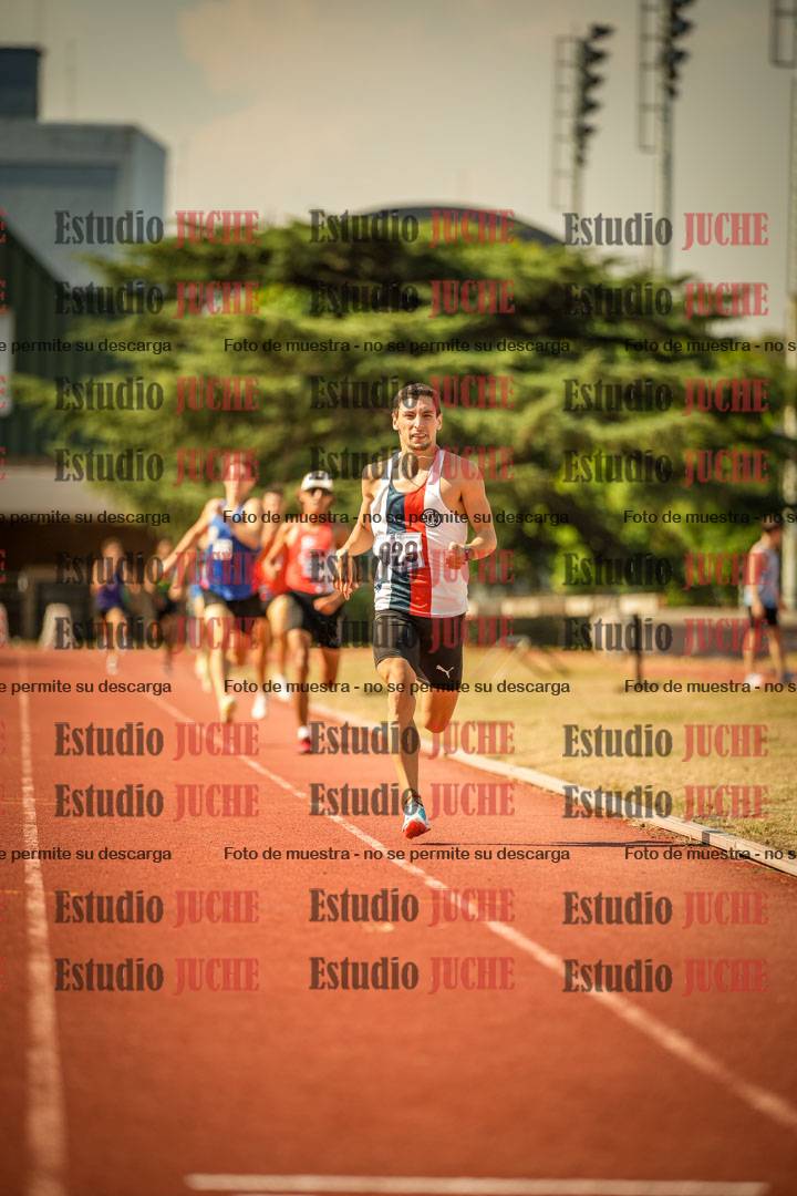 Fotos de los 800 m llanos de varones