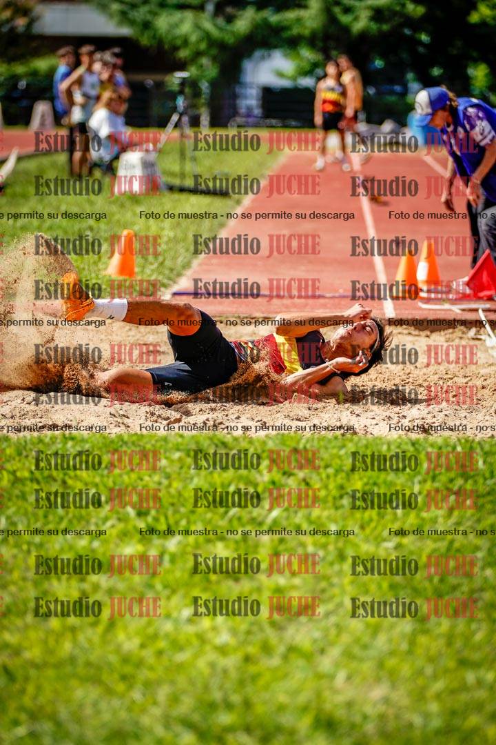Fotos del salto en largo de varones