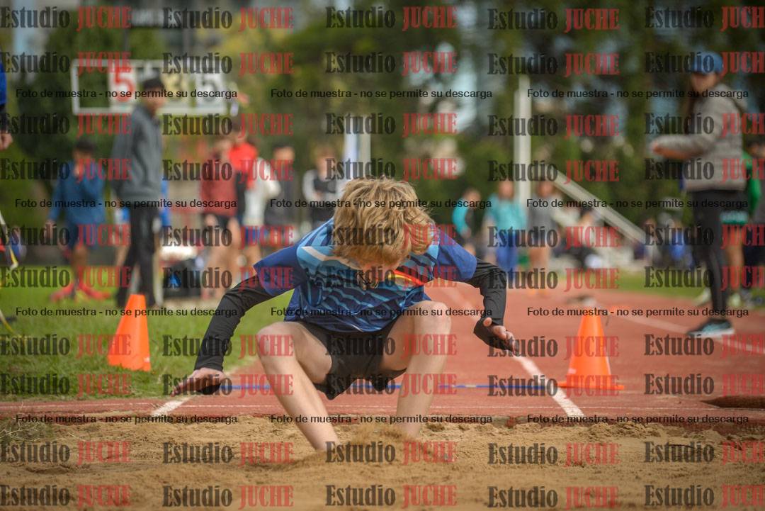Fotos del salto en largo - varones U16